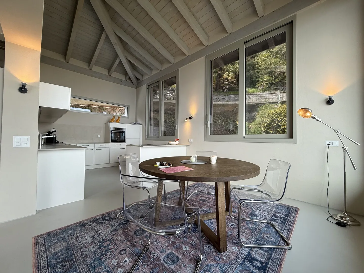 Zweifamilienhaus mit Seesicht in begehrter Lage von Ronco sopra Ascona - Foto 4 von 17
