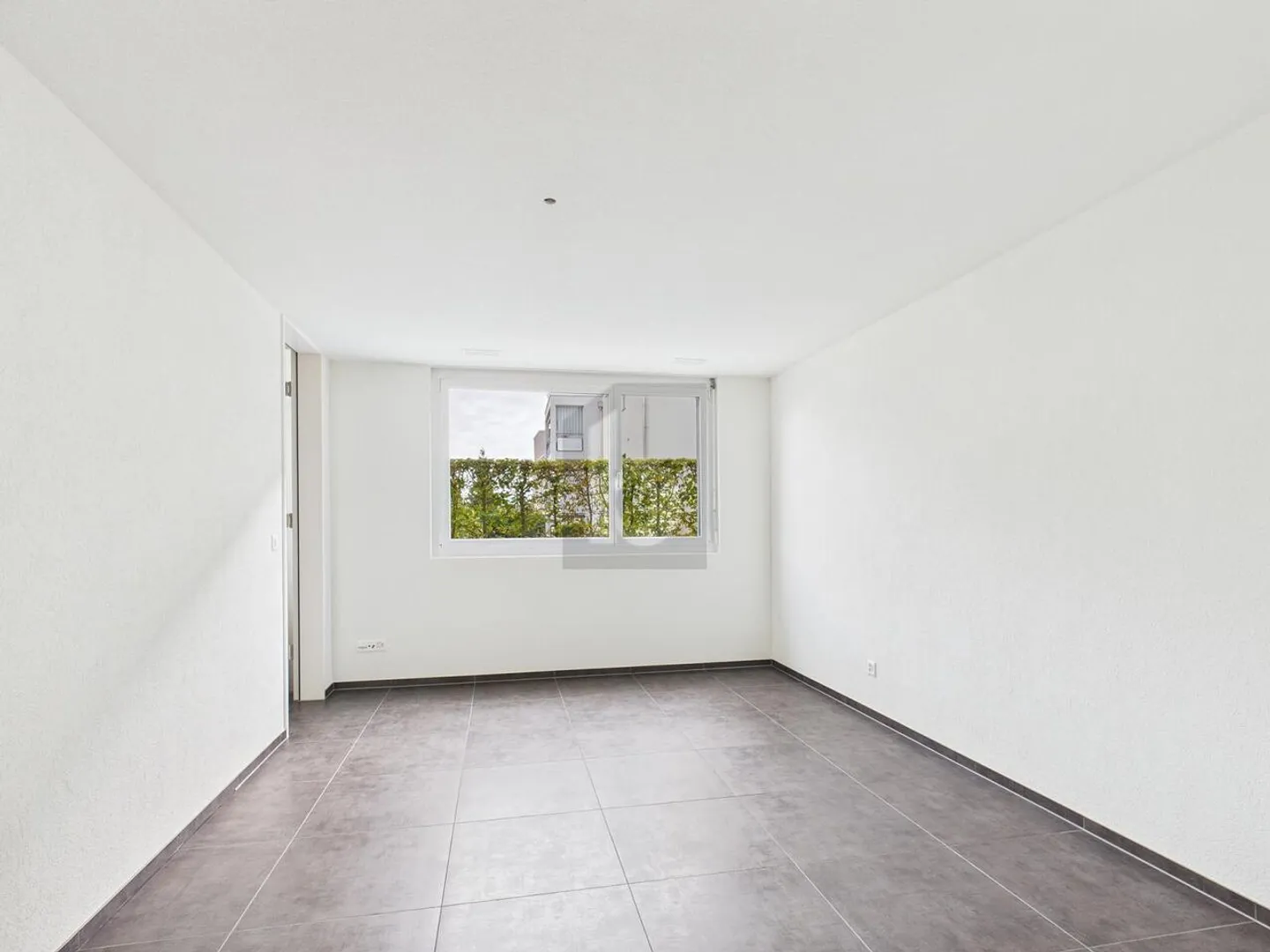 HAUTE QUALITÉ AVEC JARDIN ENSOLEILLÉ ! - Photo 4 sur 6