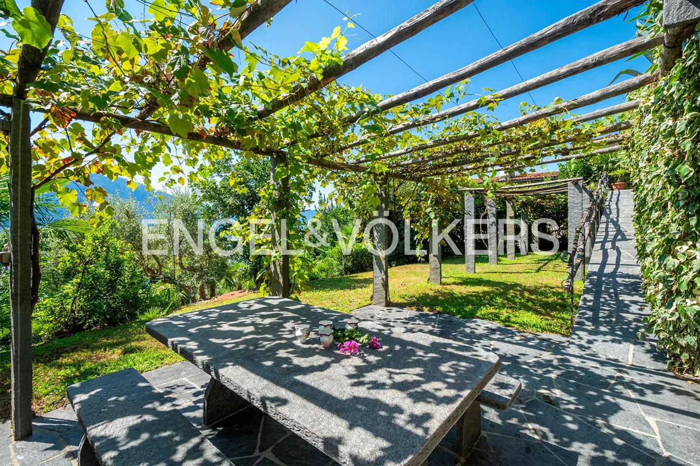 Exklusive Villa mit Seeblick - Foto 15 von 19