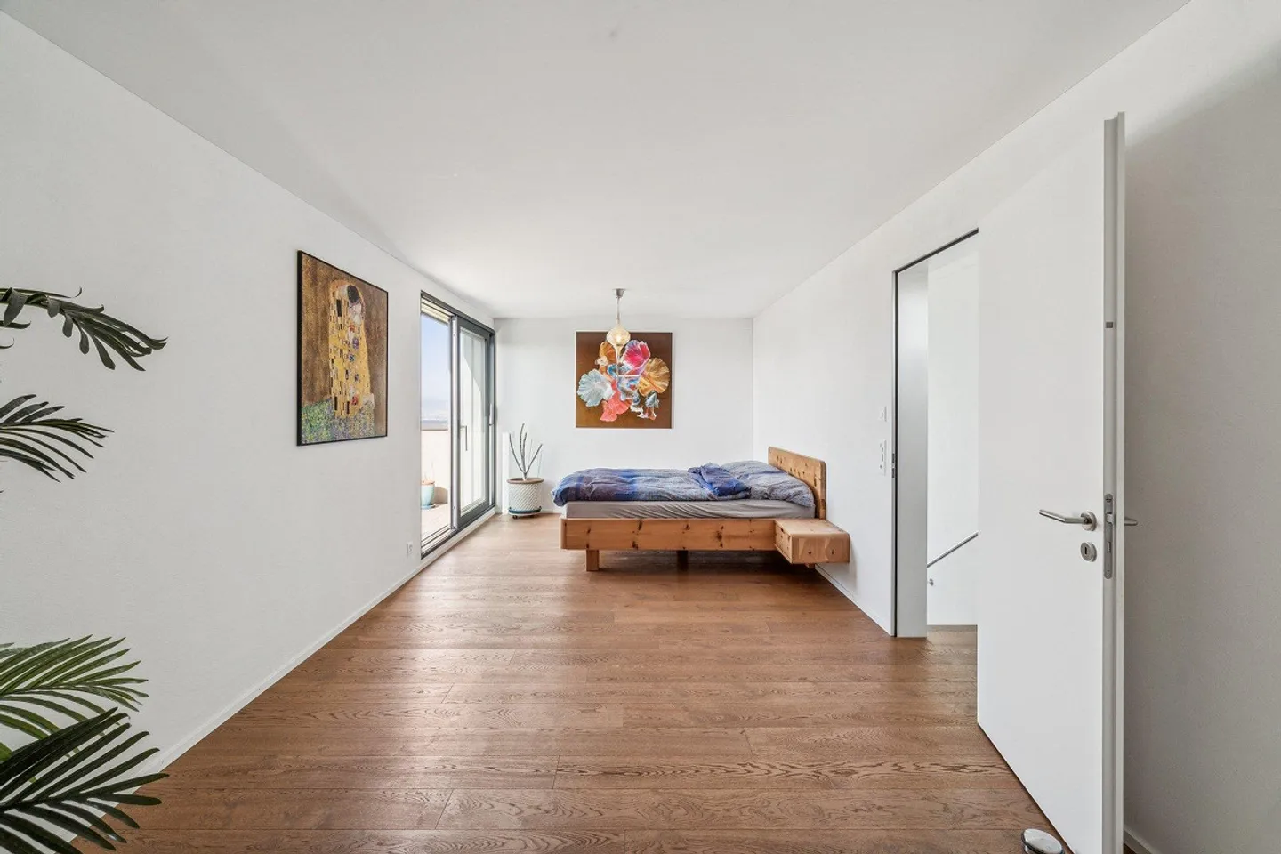 Stylish living with impressive lake view - Photo 5 of 6