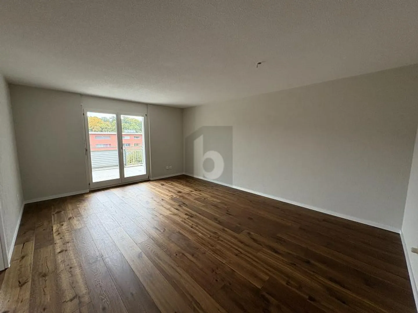 ERSTBEZUG NACH SANIERUNG - MODERN MIT BALKON - Foto 3 von 6