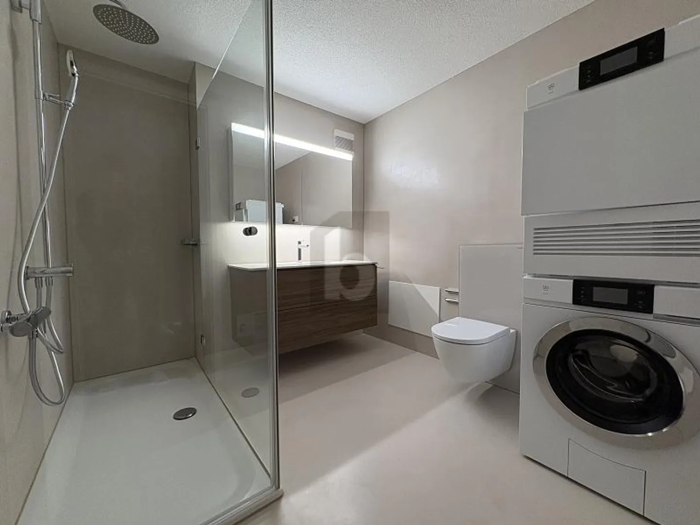ERSTBEZUG NACH SANIERUNG - MODERN MIT BALKON - Foto 4 von 6