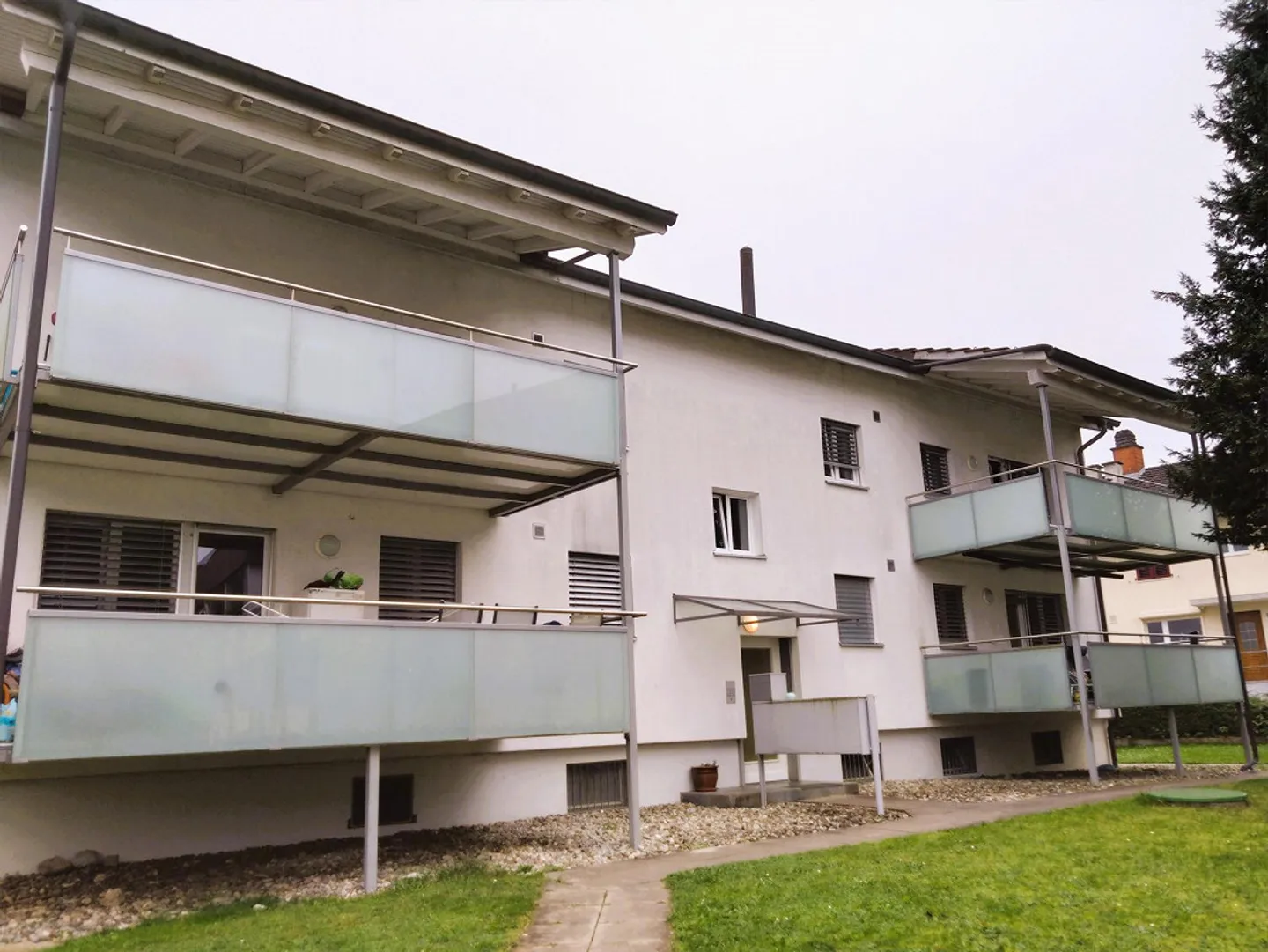 In the middle of the village - Photo 2 of 4