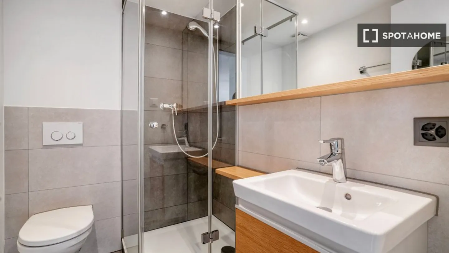 Entdecke, besichtige und miete dein neues Zuhause online mit vollem Vertrauen. - Foto 11 von 18