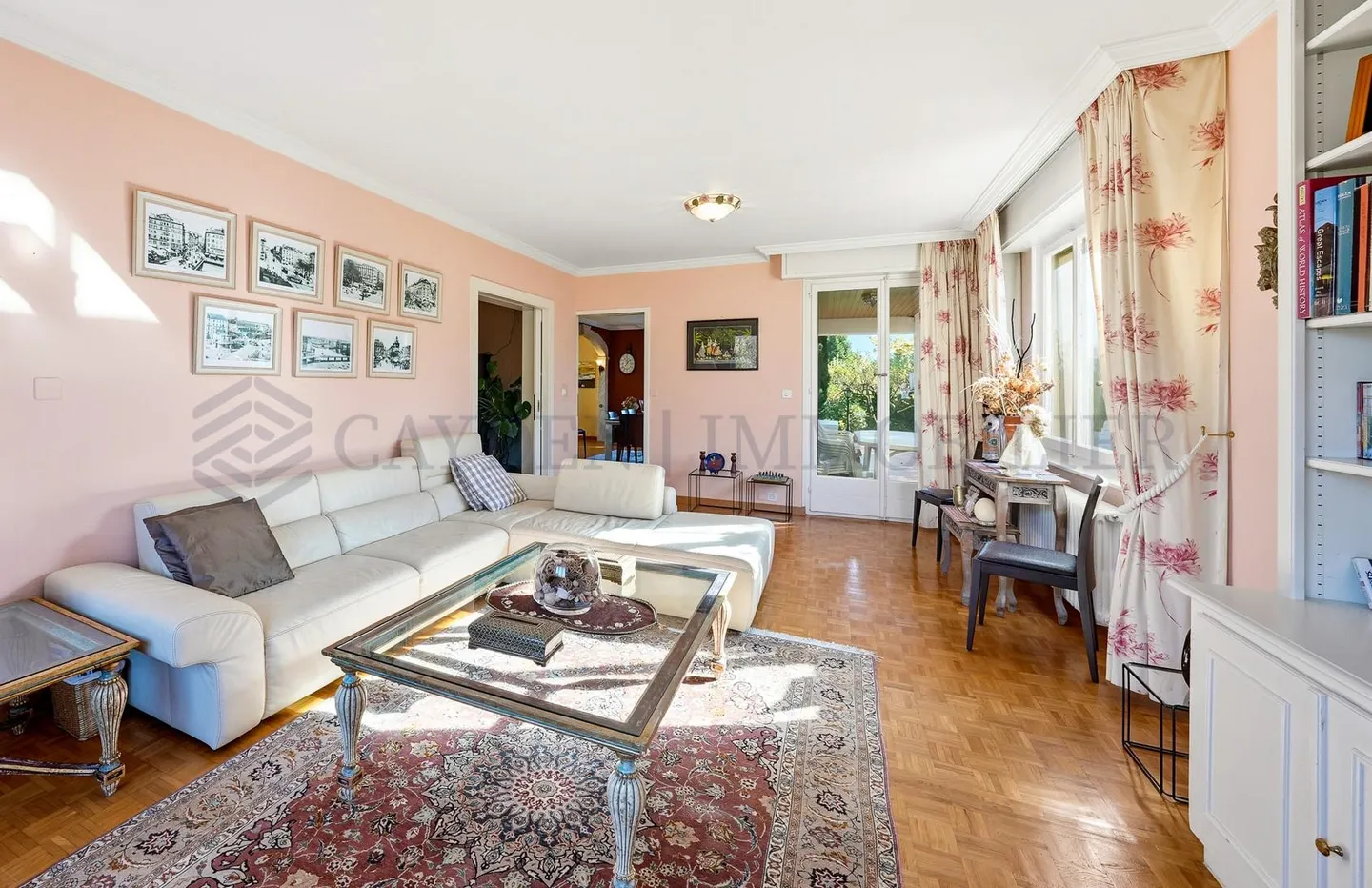 Individual villa with 6 bedrooms in a residential area - Photo 6 of 12