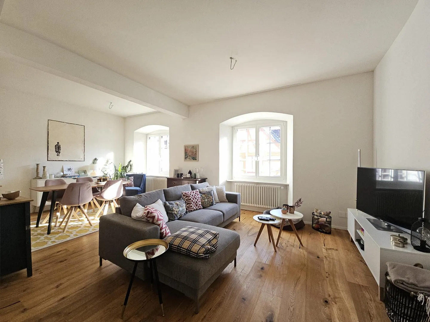 Bellissimo appartamento arredato di 2,5 stanze nel cuore di Zurzach - Foto 1 di 9