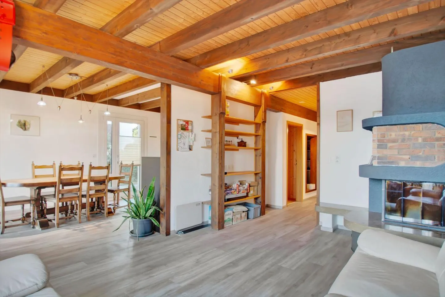 Le Landeron, villa a schiera di 5.5 locali, garage, posto auto - Foto 5 di 13