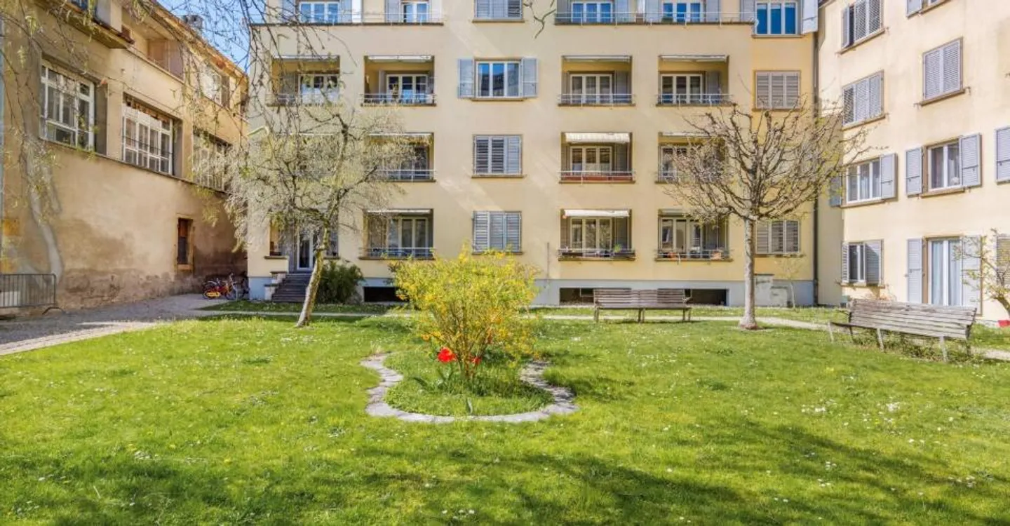 Bright apartment with balcony - FREE DEPOSIT! - Photo 1 of 7