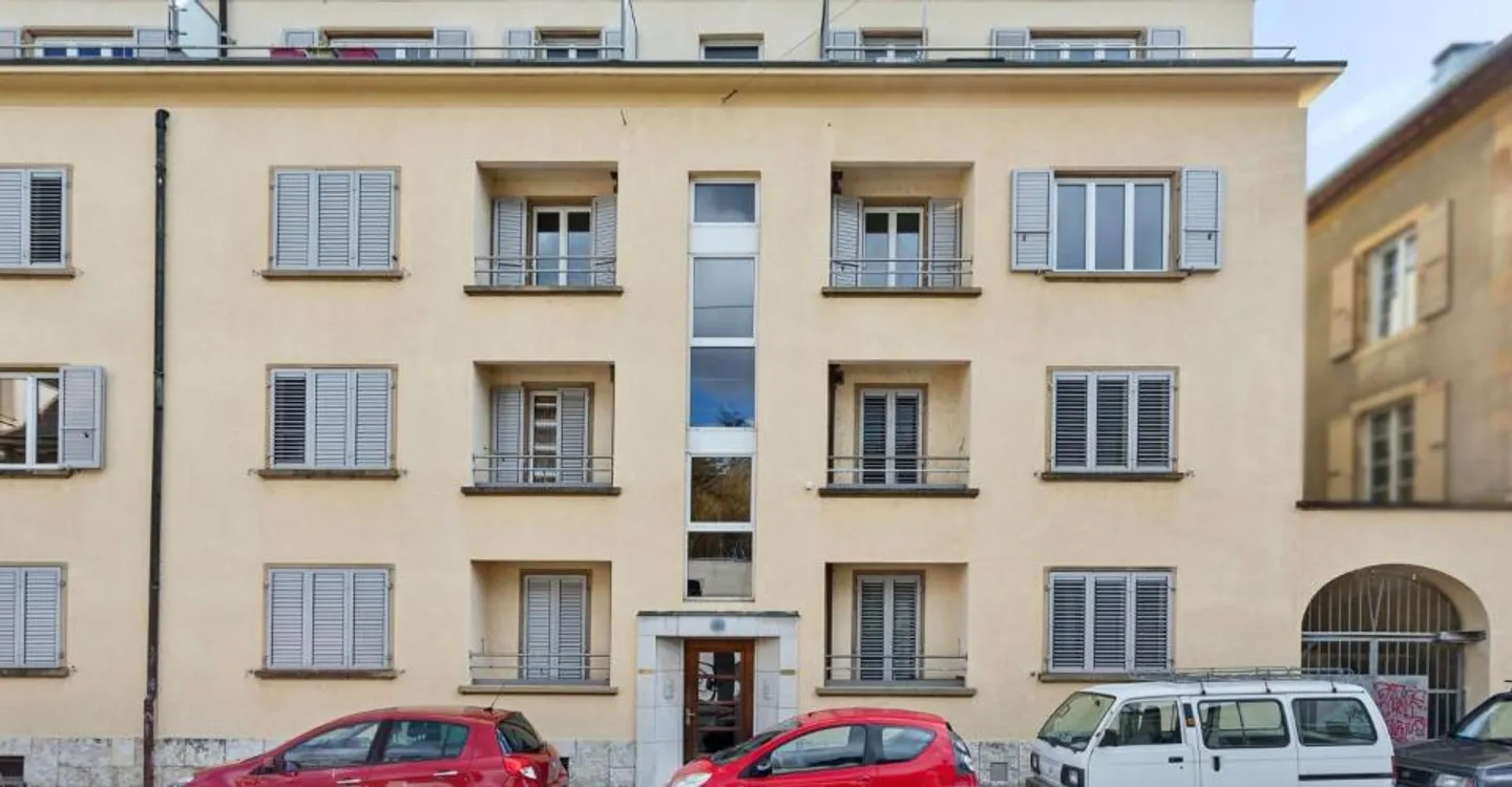 Bright apartment with balcony - FREE DEPOSIT! - Photo 2 of 7