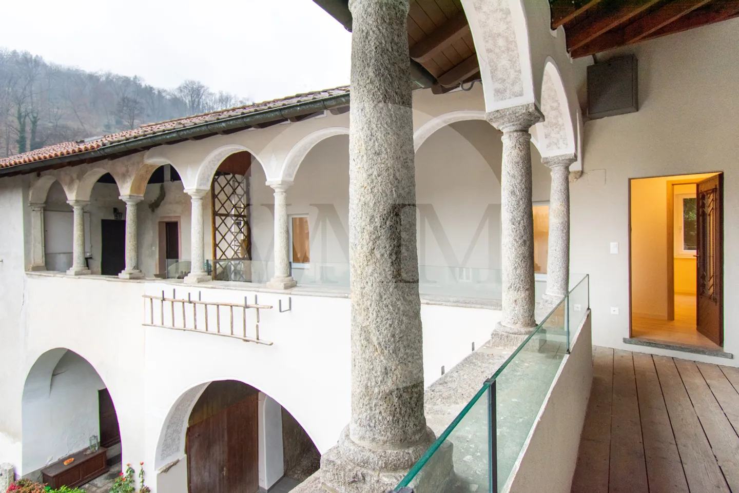 AFFASCINANTE CASA DI NUCLEO CON GRANDE GIARDINO E LOGGIATO - Photo 1 of 12