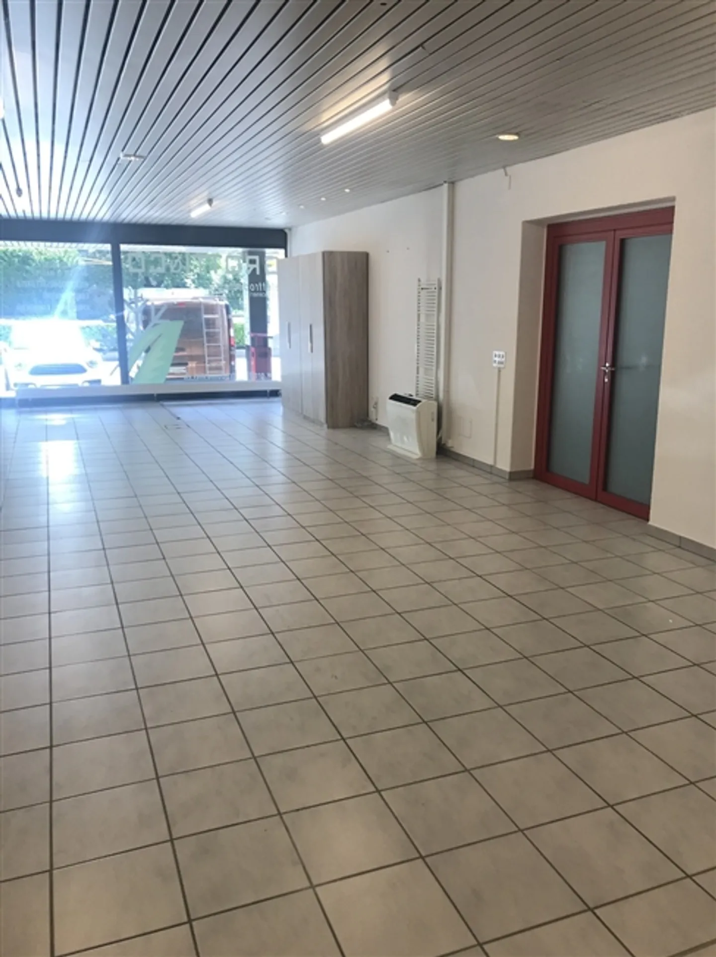 Affitto a Cadenazzo Spazio Commerciale con Vetrina di circa 120 m² - Foto 3 di 5