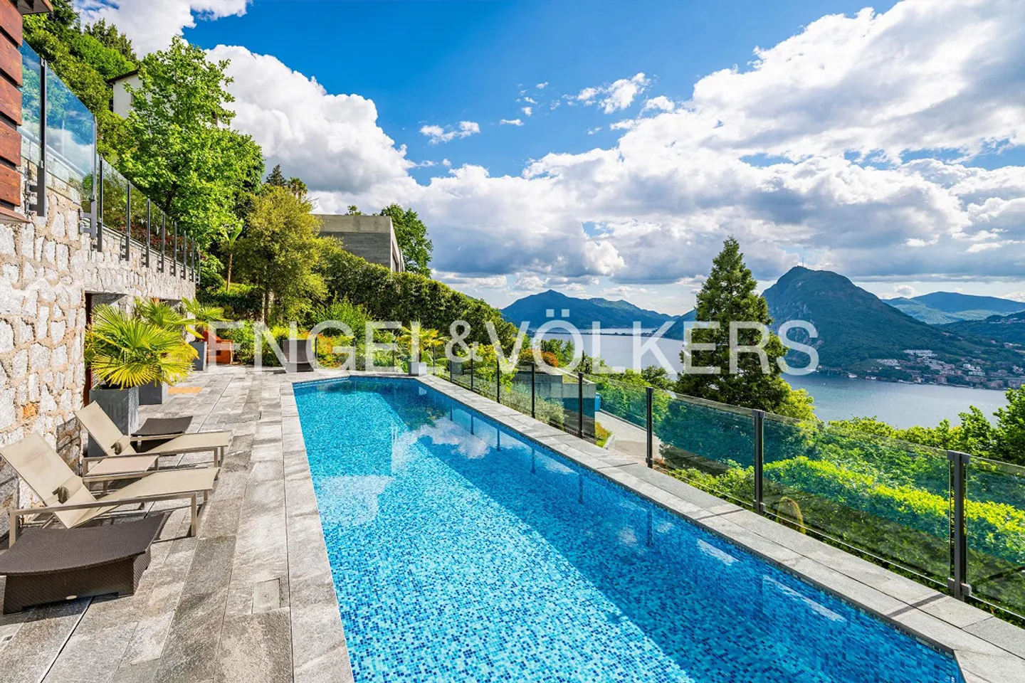 Villas design exclusives avec vue sur le lac et piscine - Photo 13 sur 13