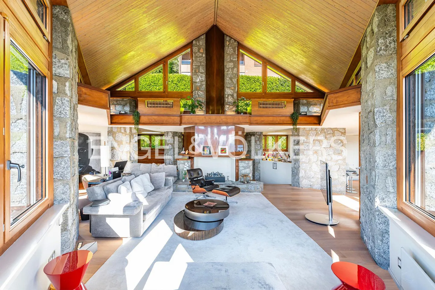 Villa di design esclusivo con vista lago e piscina - Foto 6 di 13