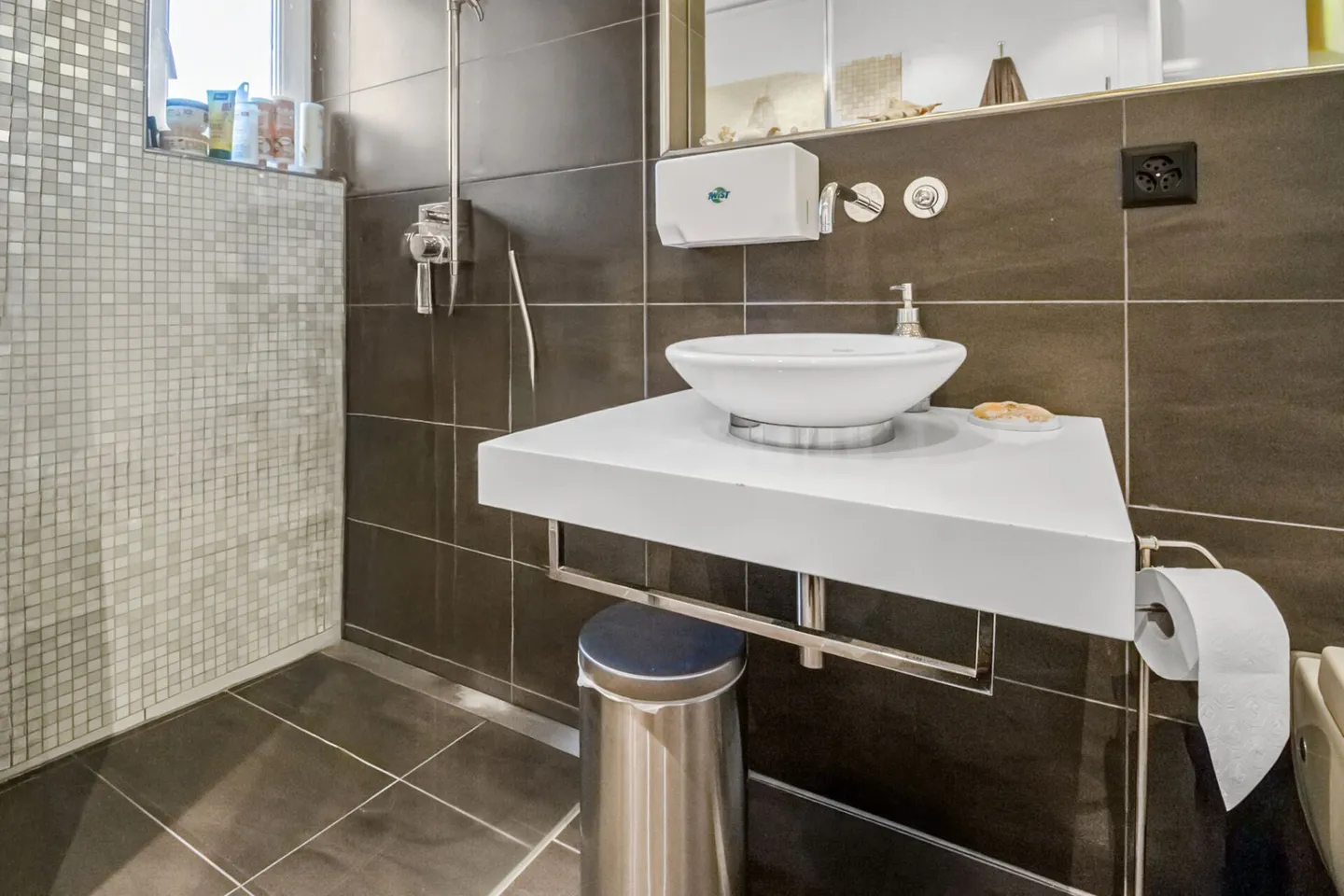 All Under One Roof - Photo 10 of 11