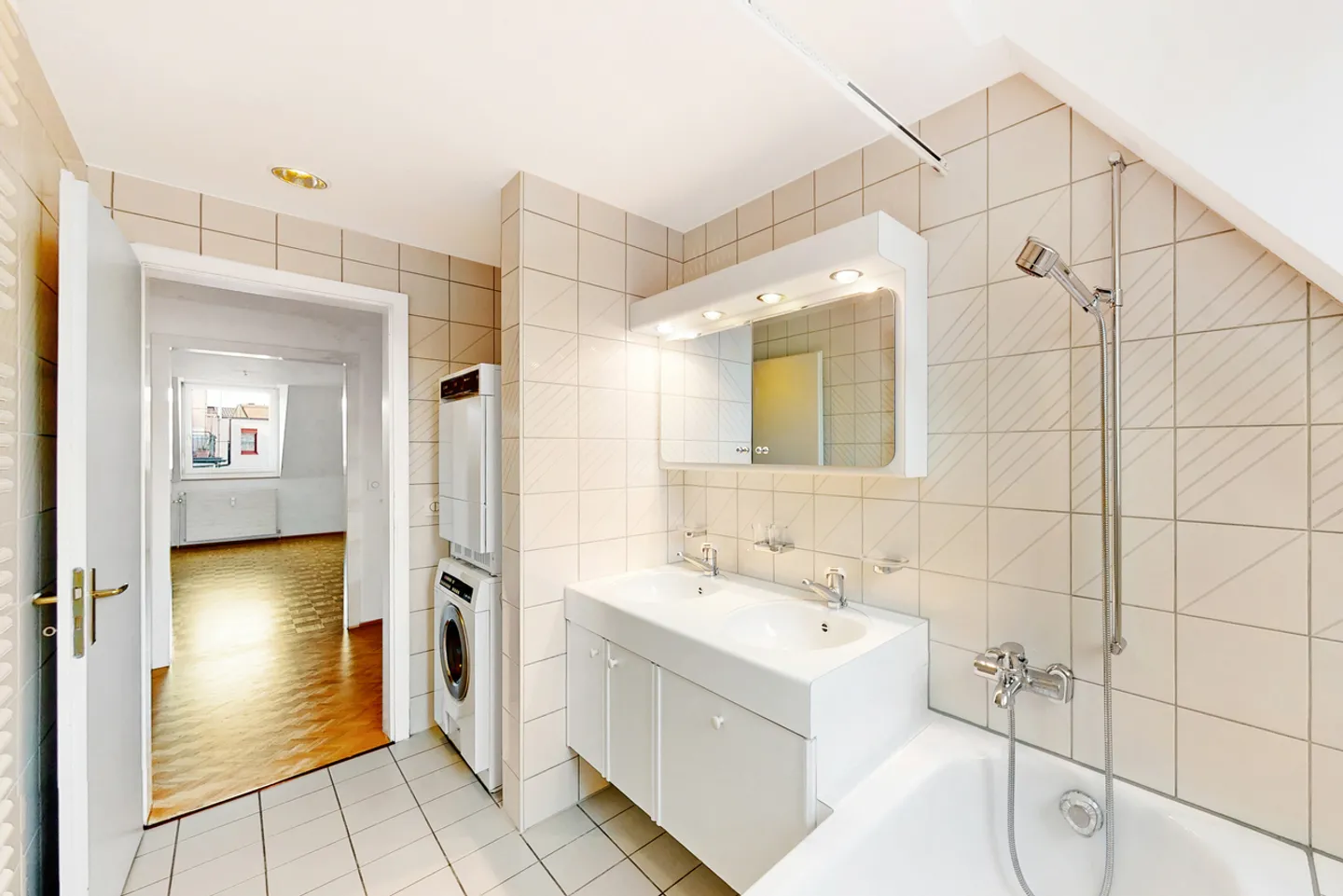 Charmante 2.5-Zimmer-Wohnung - Foto 9 von 11