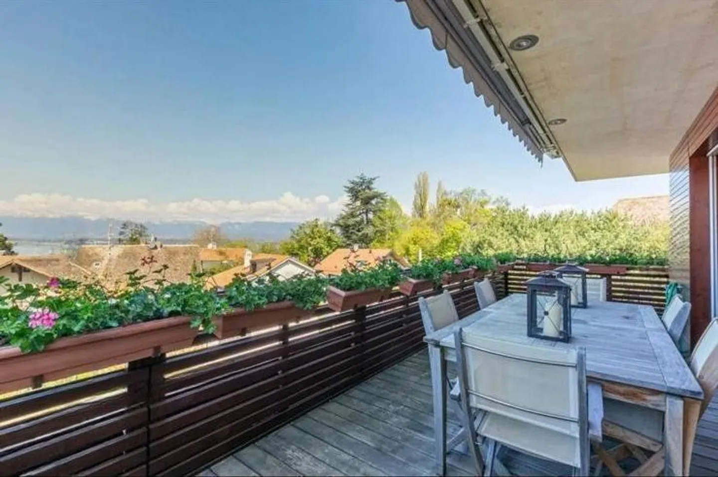 Exceptional penthouse with terraces and lake view - Photo 1 of 7