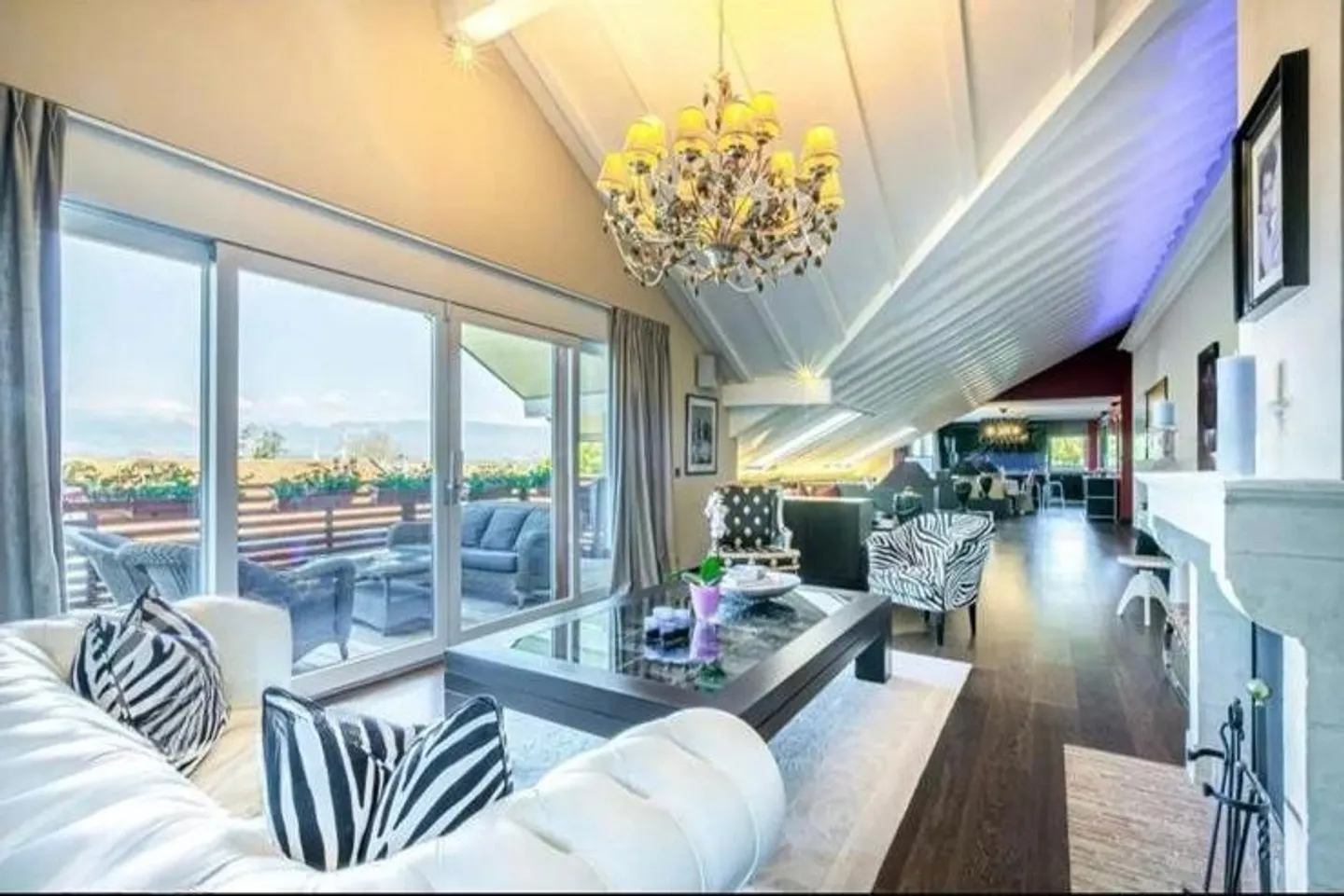 Exceptional penthouse with terraces and lake view - Photo 4 of 7