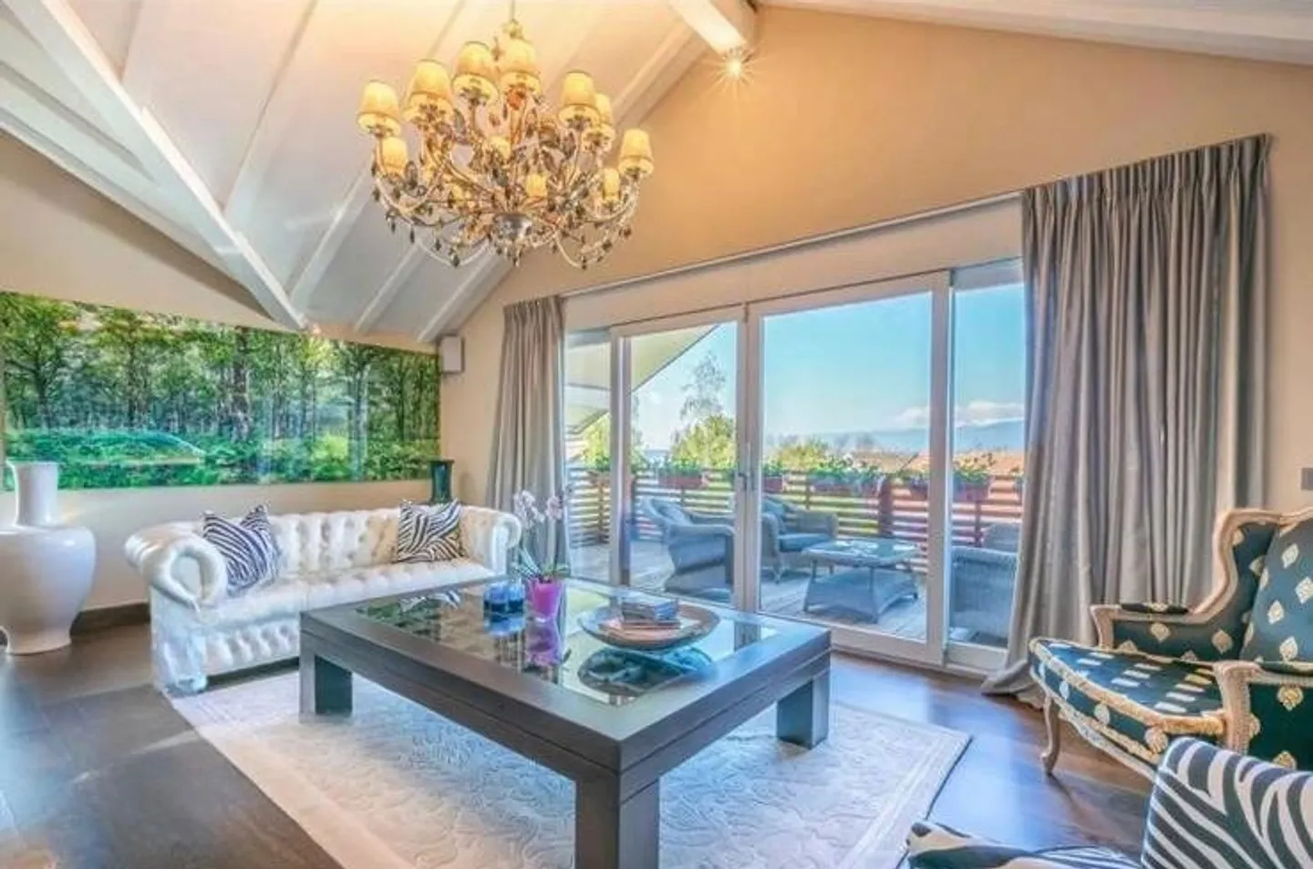 Exceptional penthouse with terraces and lake view - Photo 3 of 7