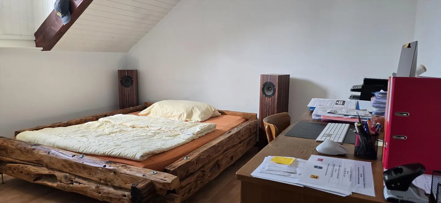 «Einzigartig renovierte 7,5-Zimmer-Twin-Villa von 375m2 in Conthey» - Foto 8 von 13