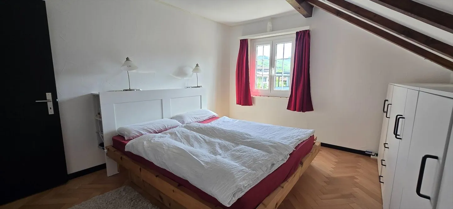 «Einzigartig renovierte 7,5-Zimmer-Twin-Villa von 375m2 in Conthey» - Foto 9 von 13