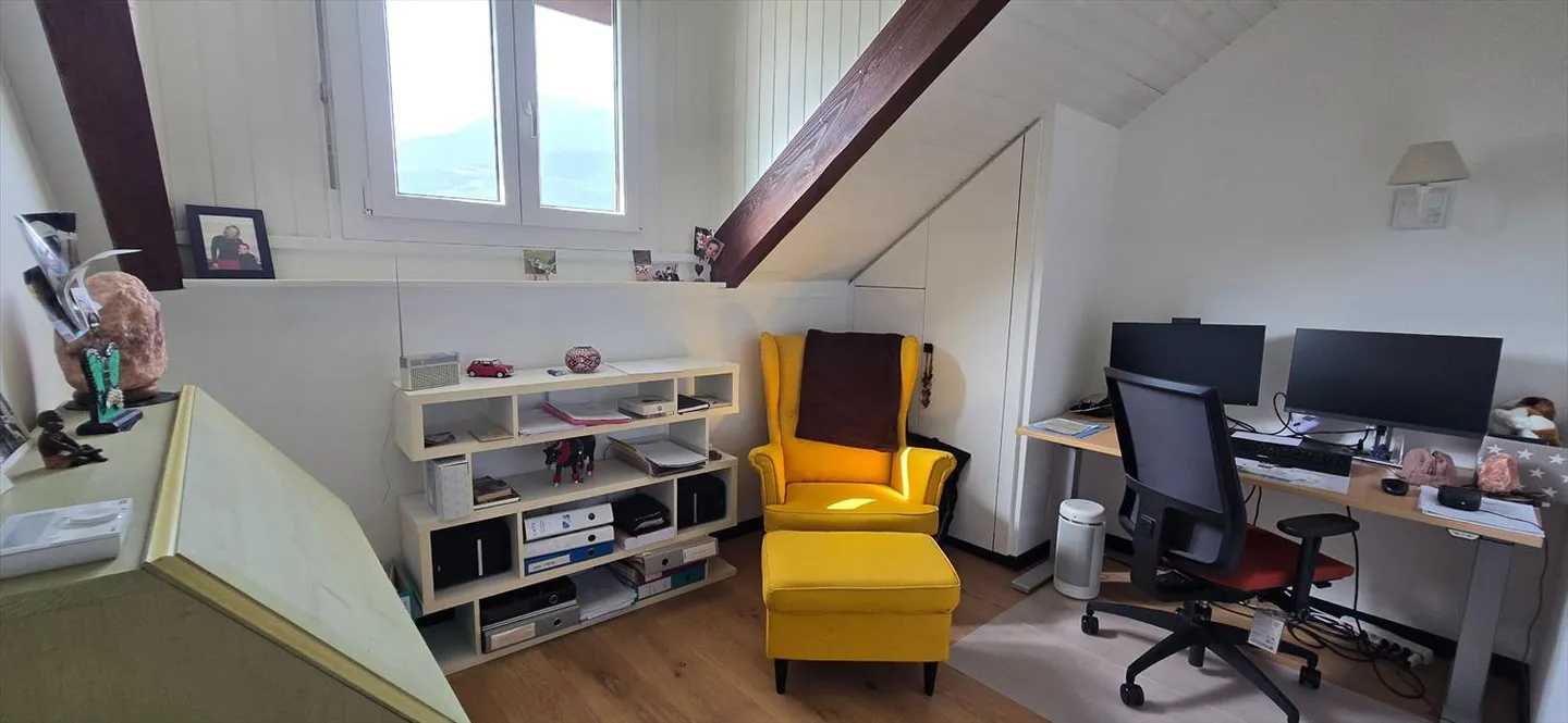 «Einzigartig renovierte 7,5-Zimmer-Twin-Villa von 375m2 in Conthey» - Foto 10 von 13