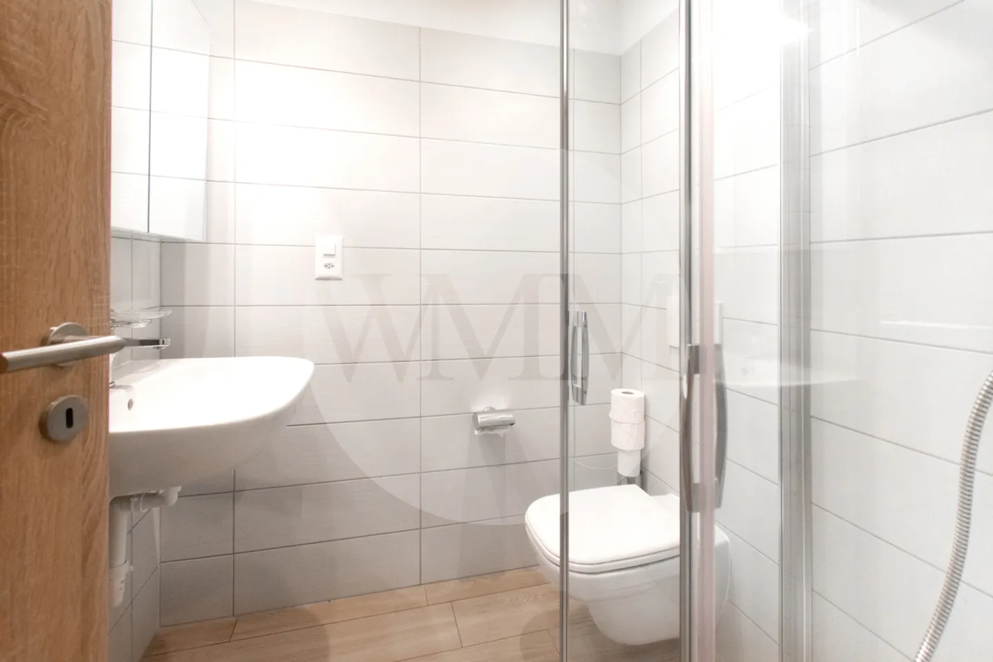 AFFASCINANTE CASA DI NUCLEO CON GRANDE GIARDINO E LOGGIATO - Photo 8 of 12