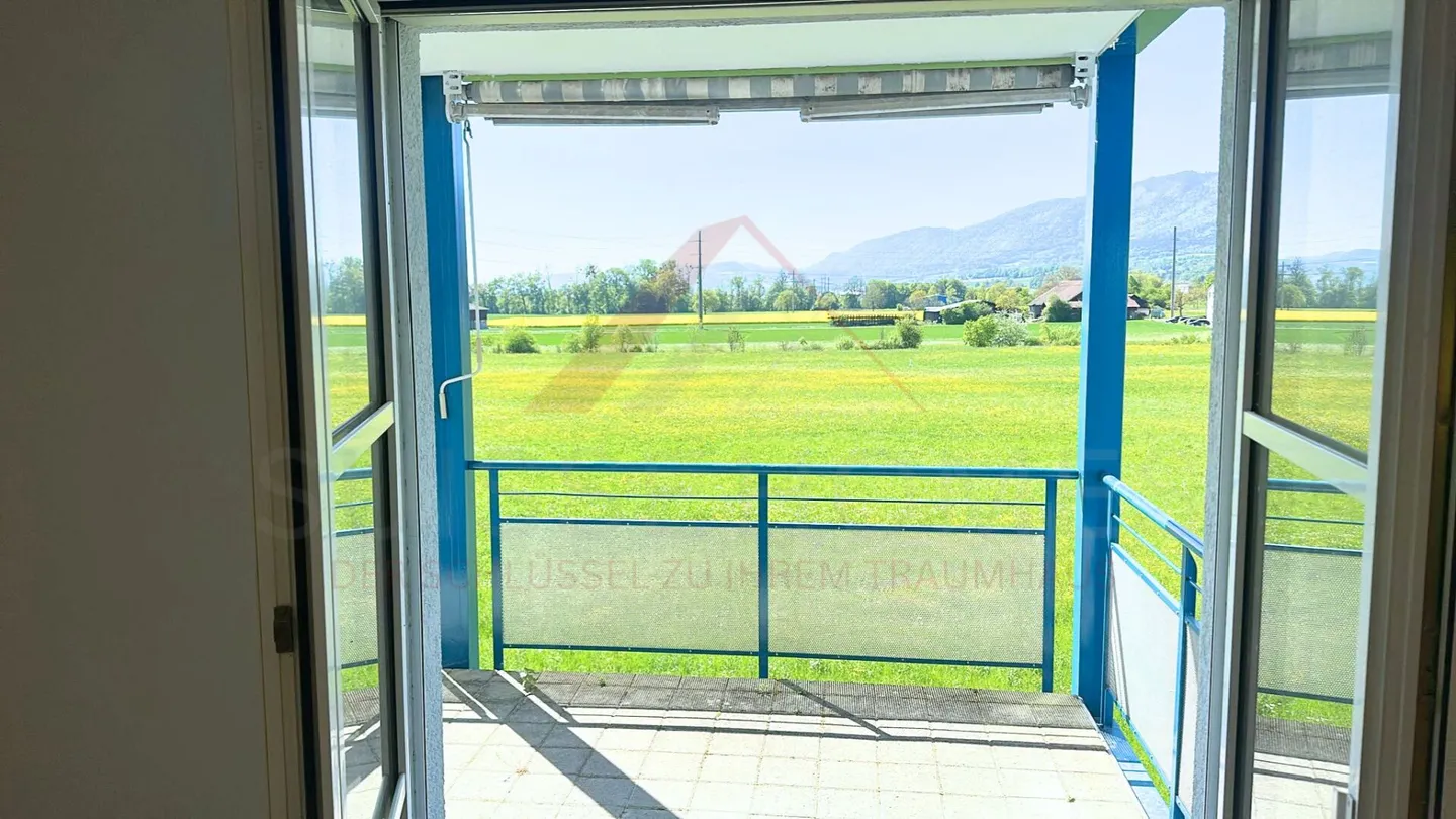 Stylishly renovated 3.5-room apartment with balcony on the green outskirts of Solothurn - Photo 6 of 8