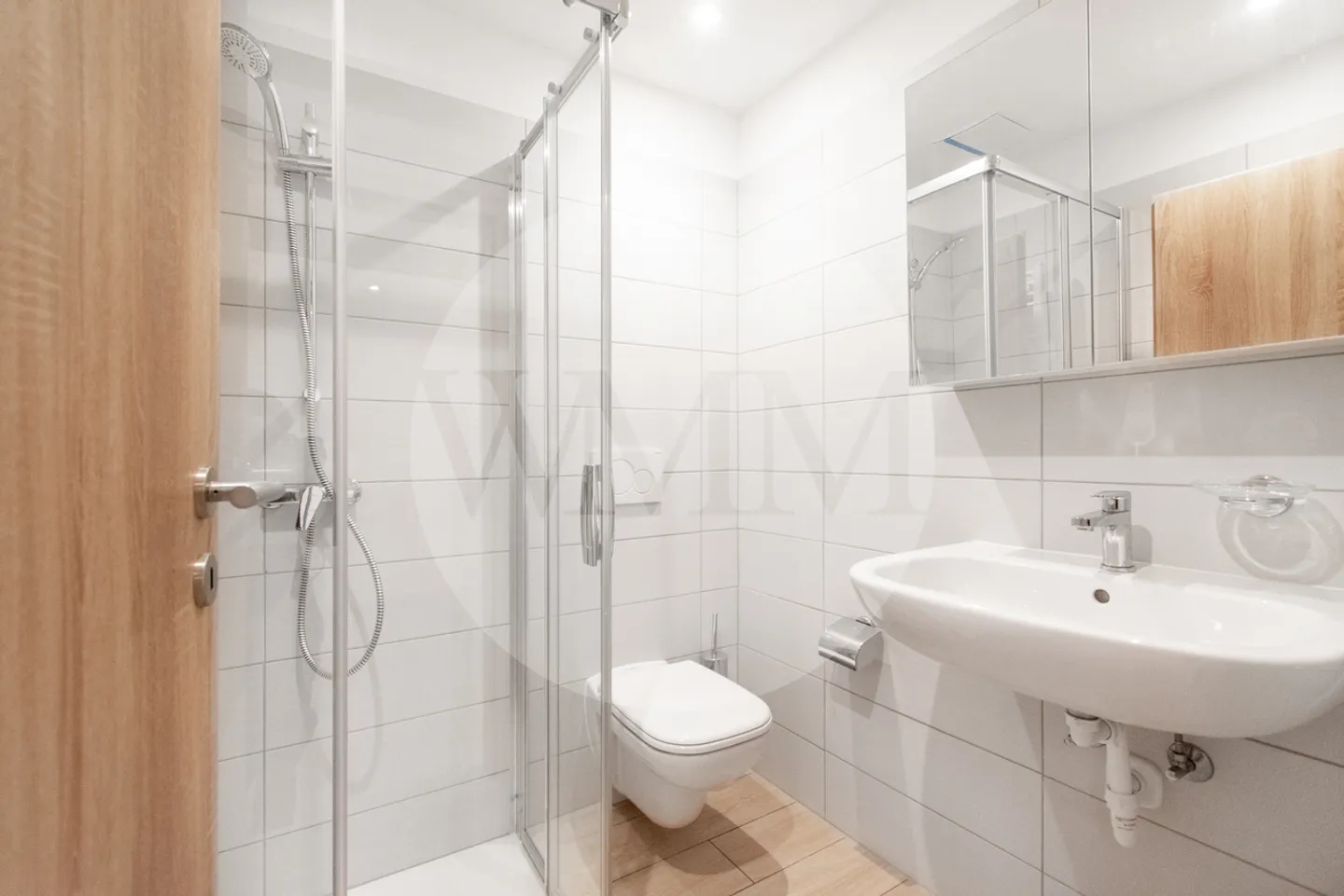 AFFASCINANTE CASA DI NUCLEO CON GRANDE GIARDINO E LOGGIATO - Photo 9 of 12