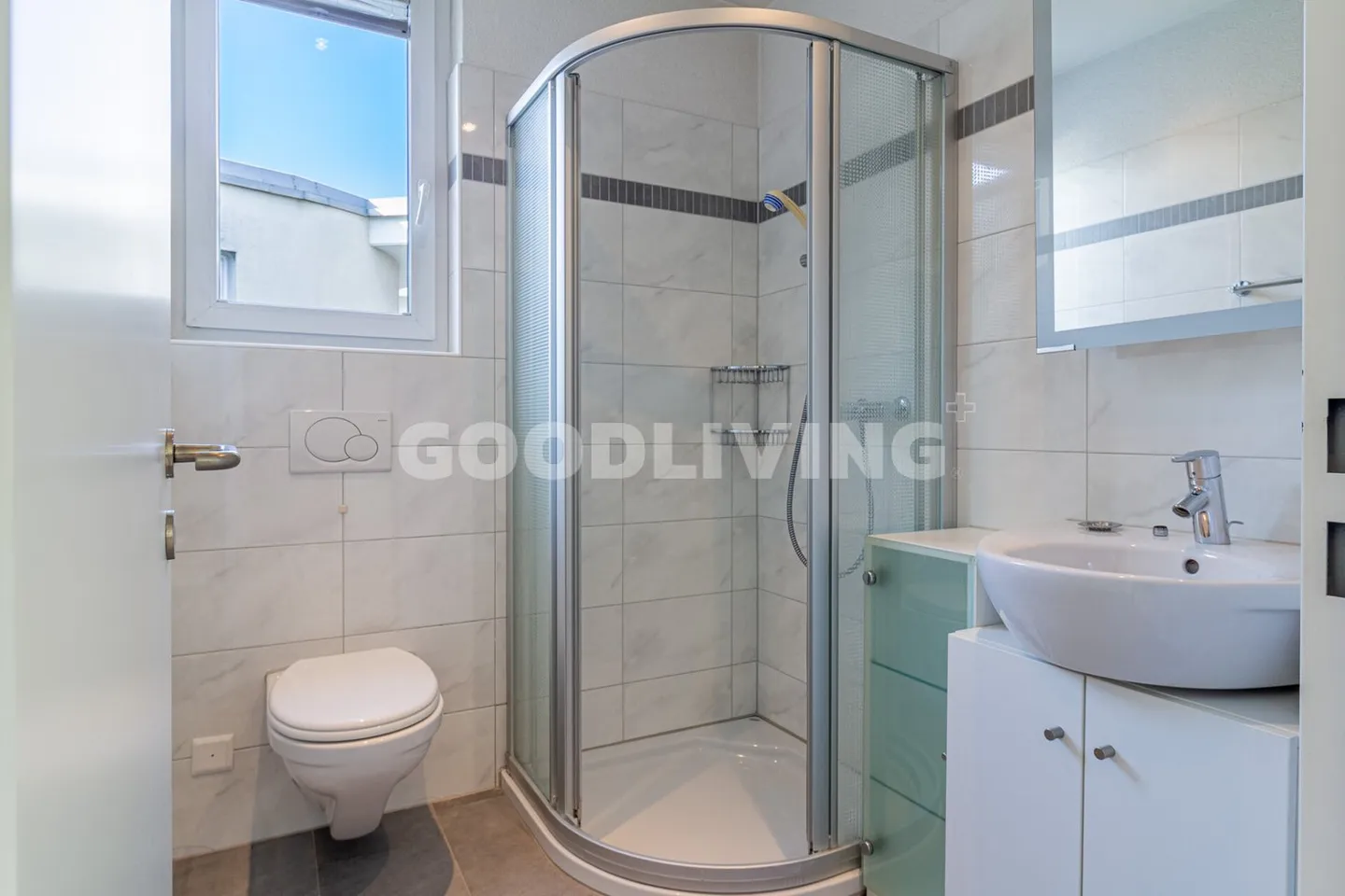 Attikawohnung mit grosser Terrasse und Abendstimmung - Photo 6 sur 13