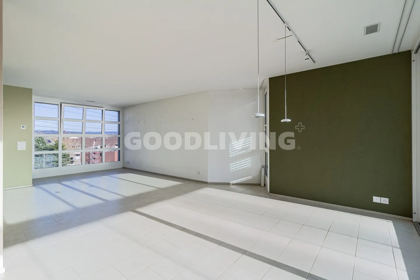 Attikawohnung mit grosser Terrasse und Abendstimmung - Photo 9 sur 13