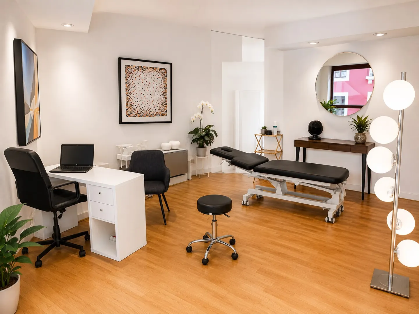 Medical Office - Photo 2 of 8