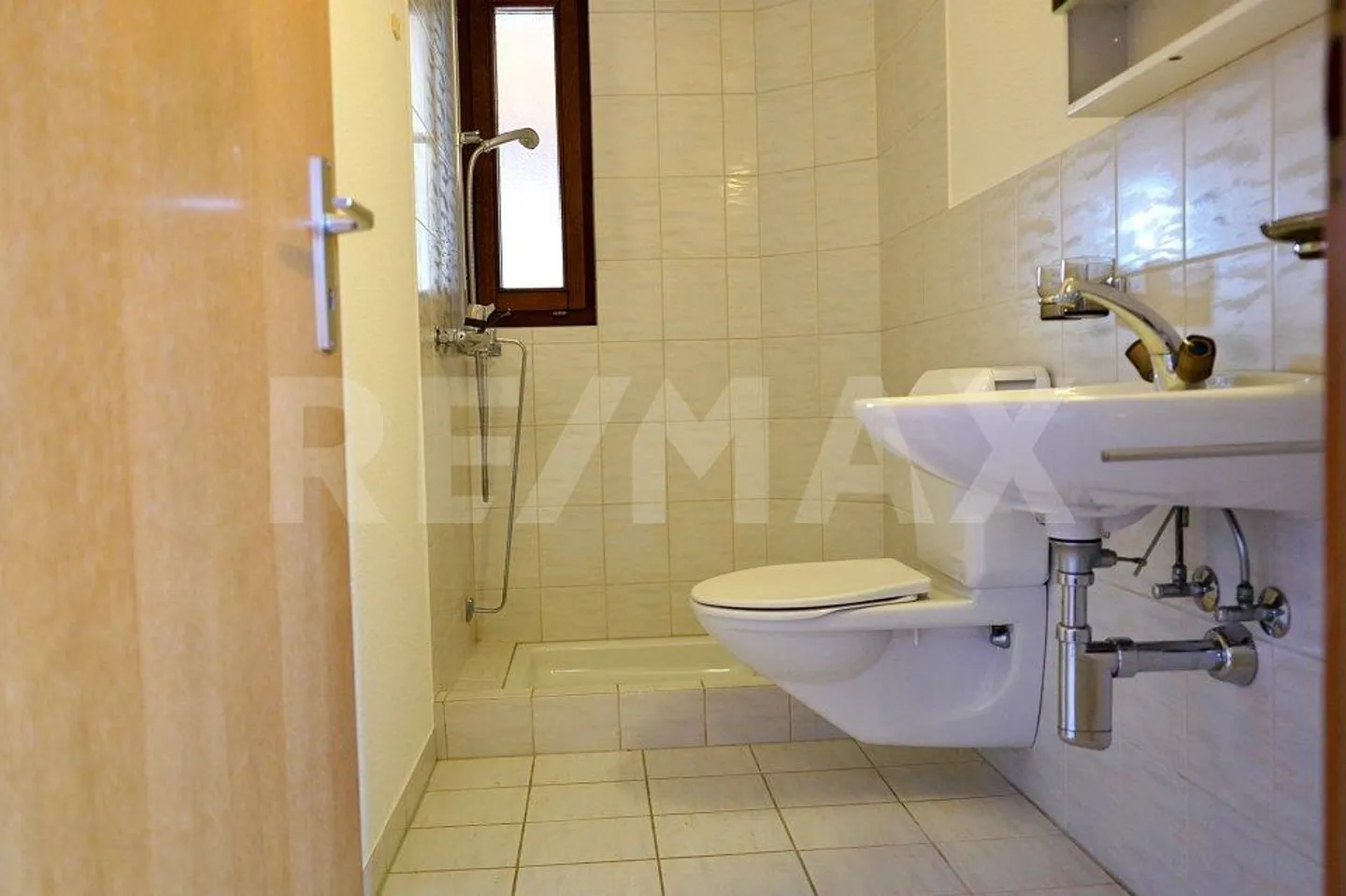 Affascinante casa di 5,5 stanze in affitto a Villigen! - Foto 3 di 13