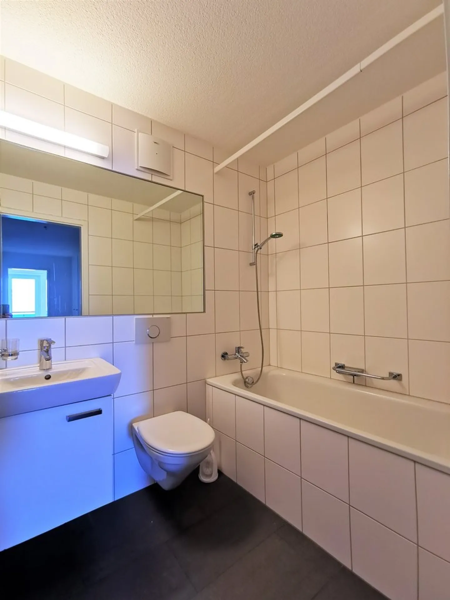 The lake at your doorstep - Photo 3 of 8