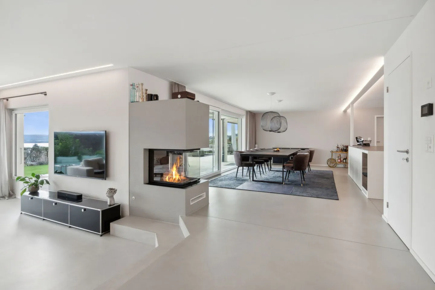 Elegante Traumvilla mit privater Poolanlage und Alpenpanorama am Murtensee - Foto 6 von 14