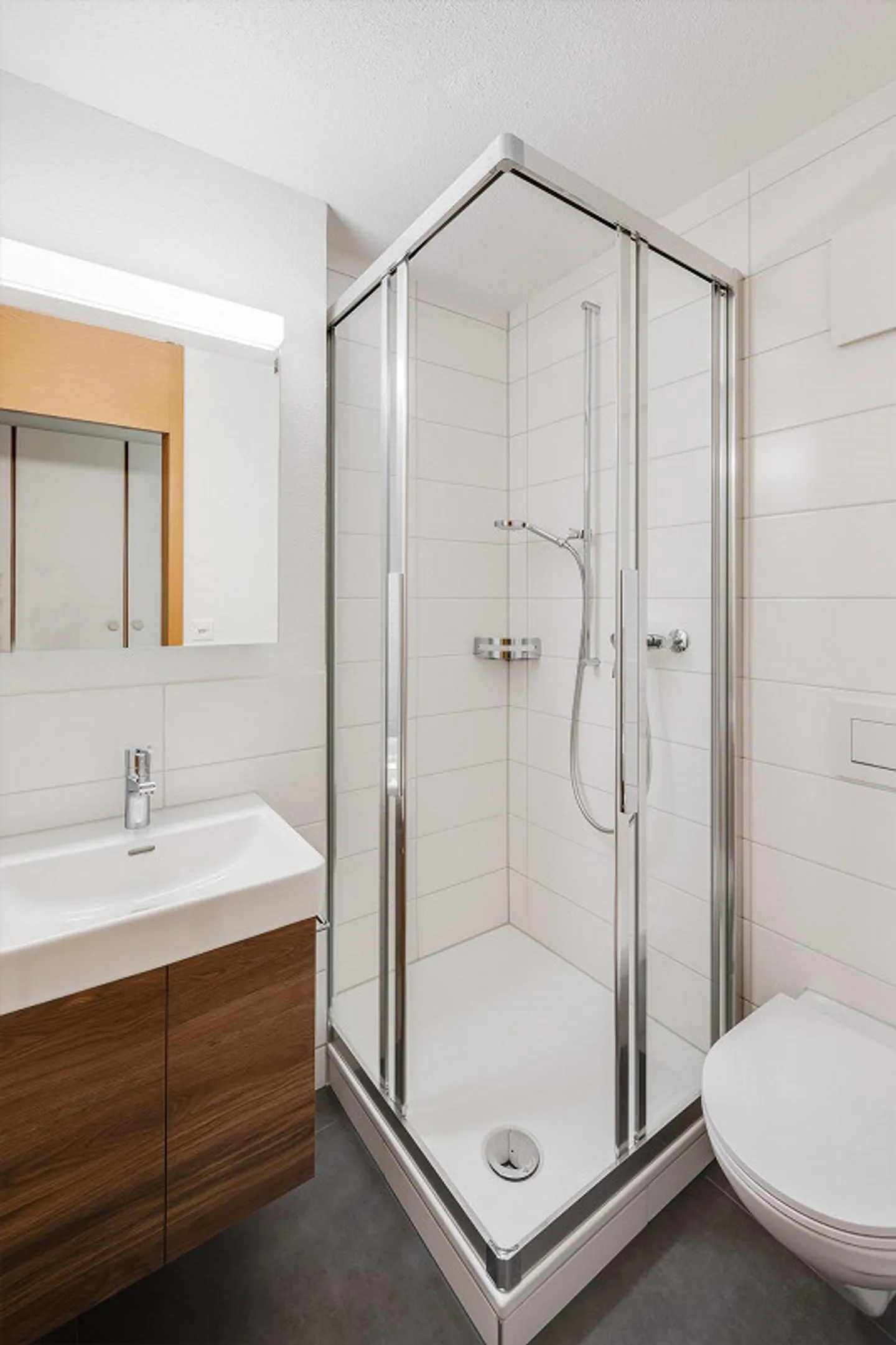 Cozy Attic Apartment for You! - Photo 7 of 12