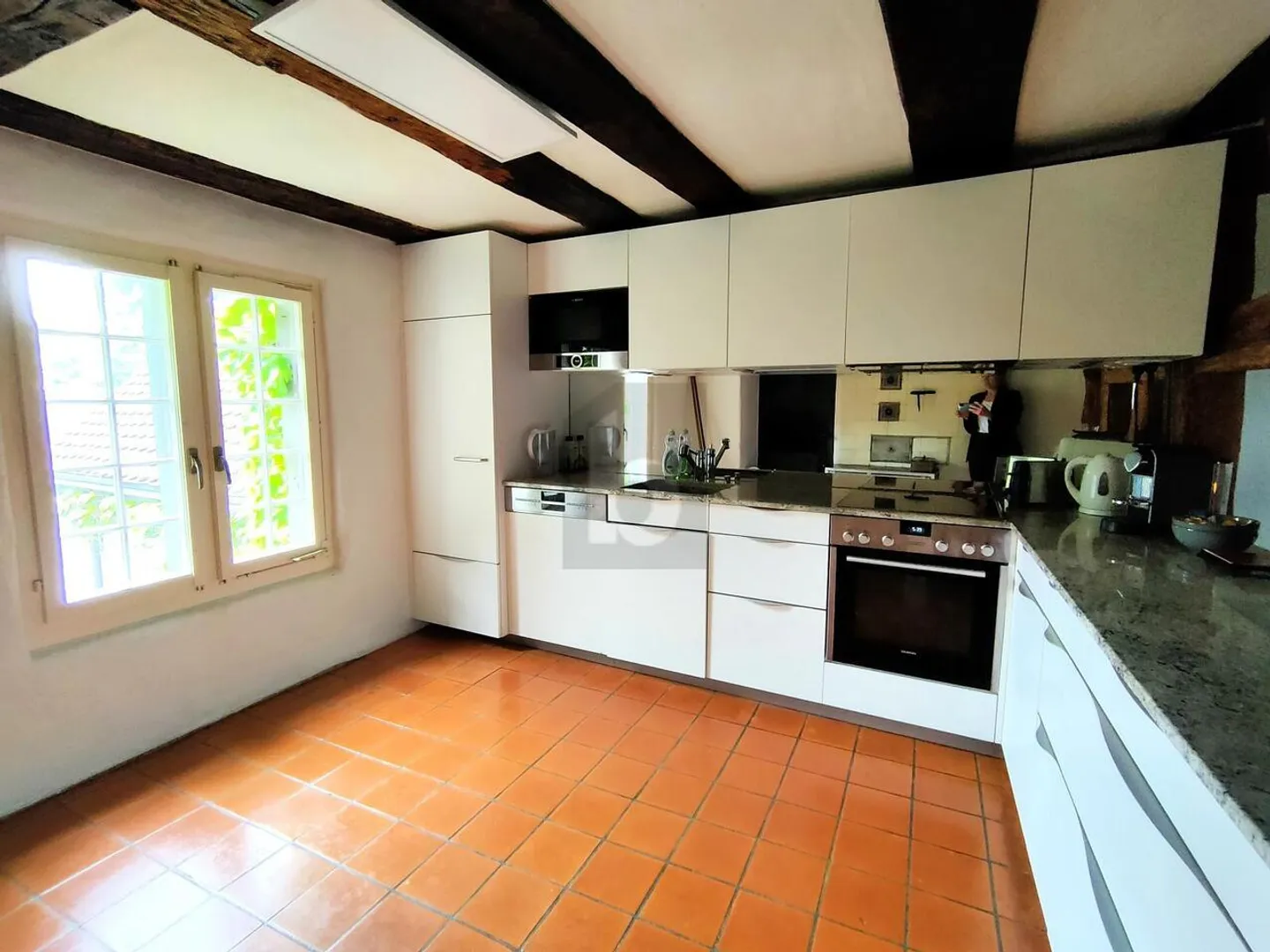 Entièrement meublé avec terrasse ensoleillée et jardin - Photo 3 sur 6