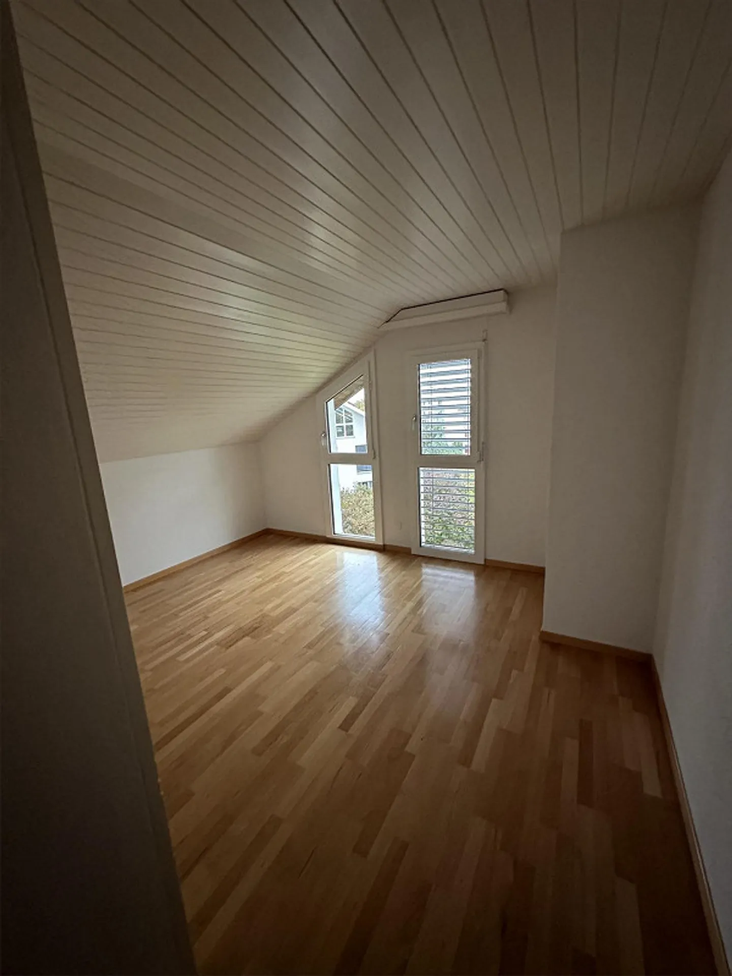 Cozy Attic Apartment for You! - Photo 8 of 12