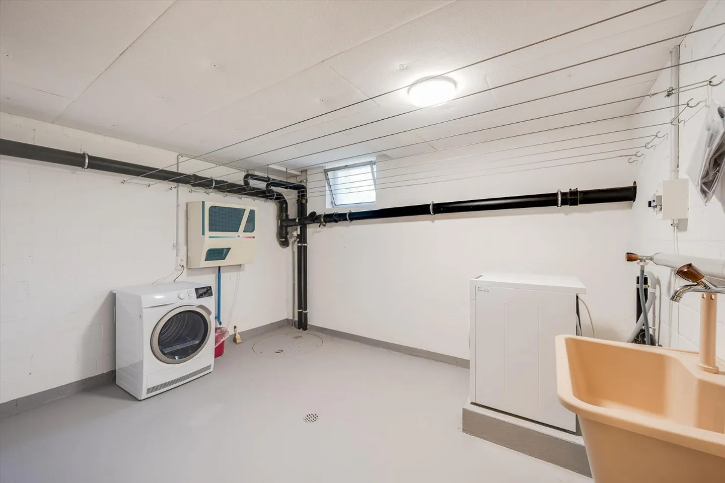 Cozy Attic Apartment for You! - Photo 12 of 12