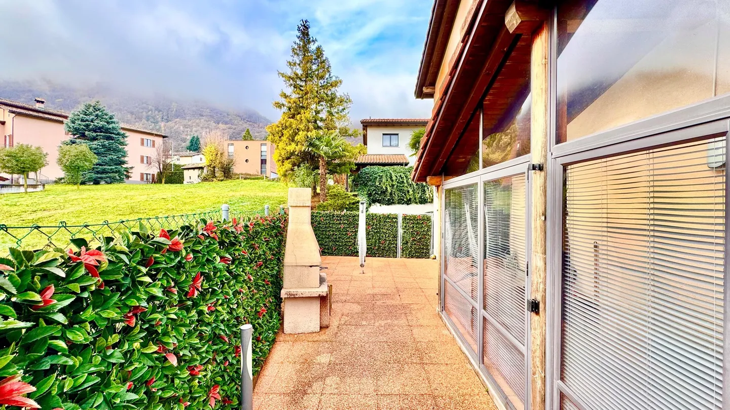 Casa unifamiliare in zona tranquilla 6,5 camere - 4 posti auto - Foto 5 di 26