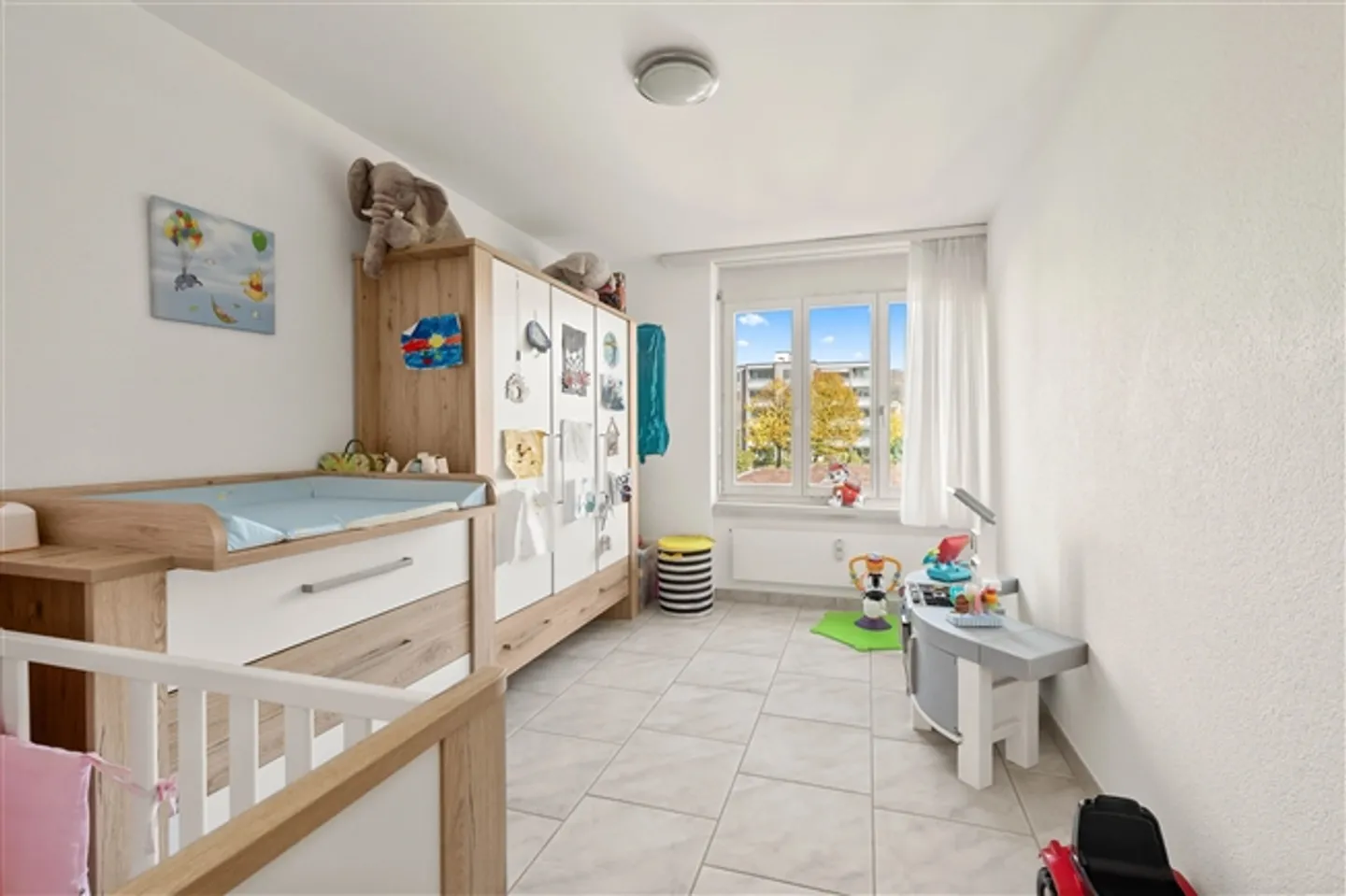 Appartement lumineux de 5,5 pièces avec grand balcon à Böttstein à vendre - Photo 9 sur 13