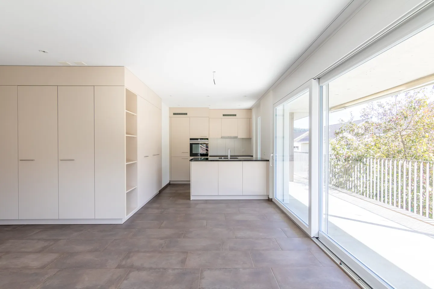 Modern 4.5-room apartment on the 1st floor with balcony, Staffelbach - Photo 3 of 11