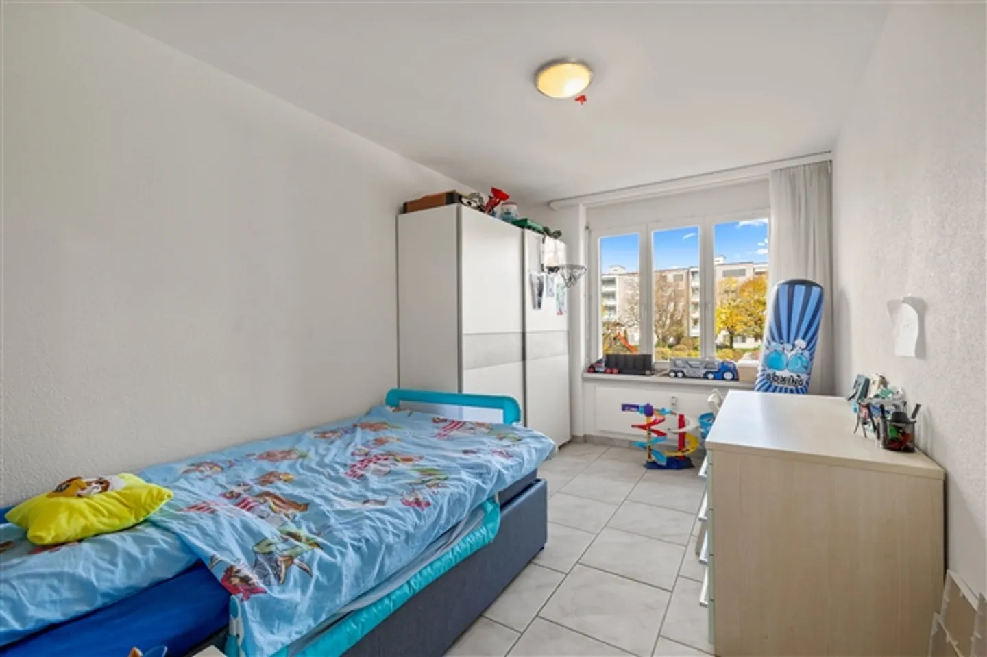 Appartement lumineux de 5,5 pièces avec grand balcon à Böttstein à vendre - Photo 10 sur 13