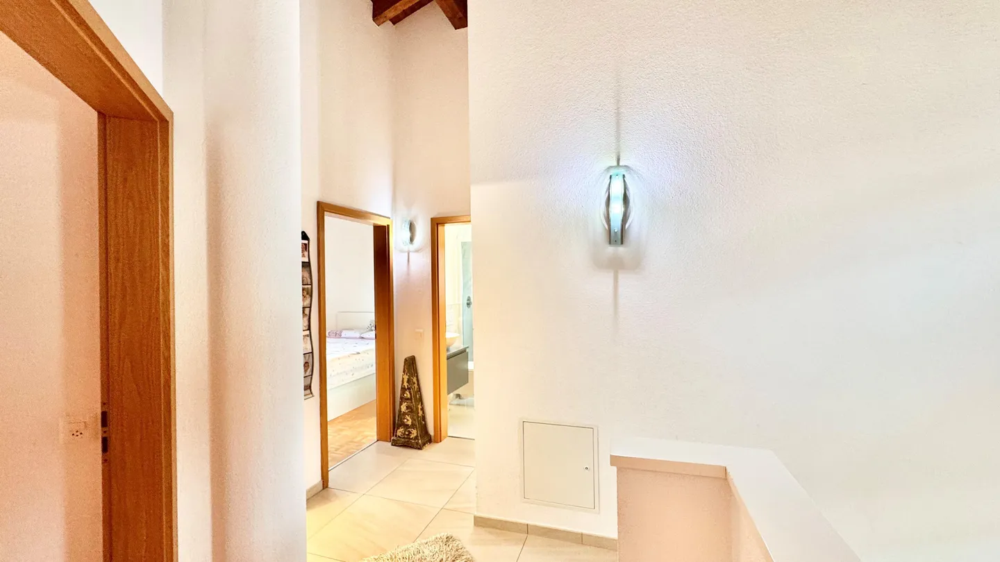 Casa unifamiliare in zona tranquilla 6,5 camere - 4 posti auto - Foto 15 di 26