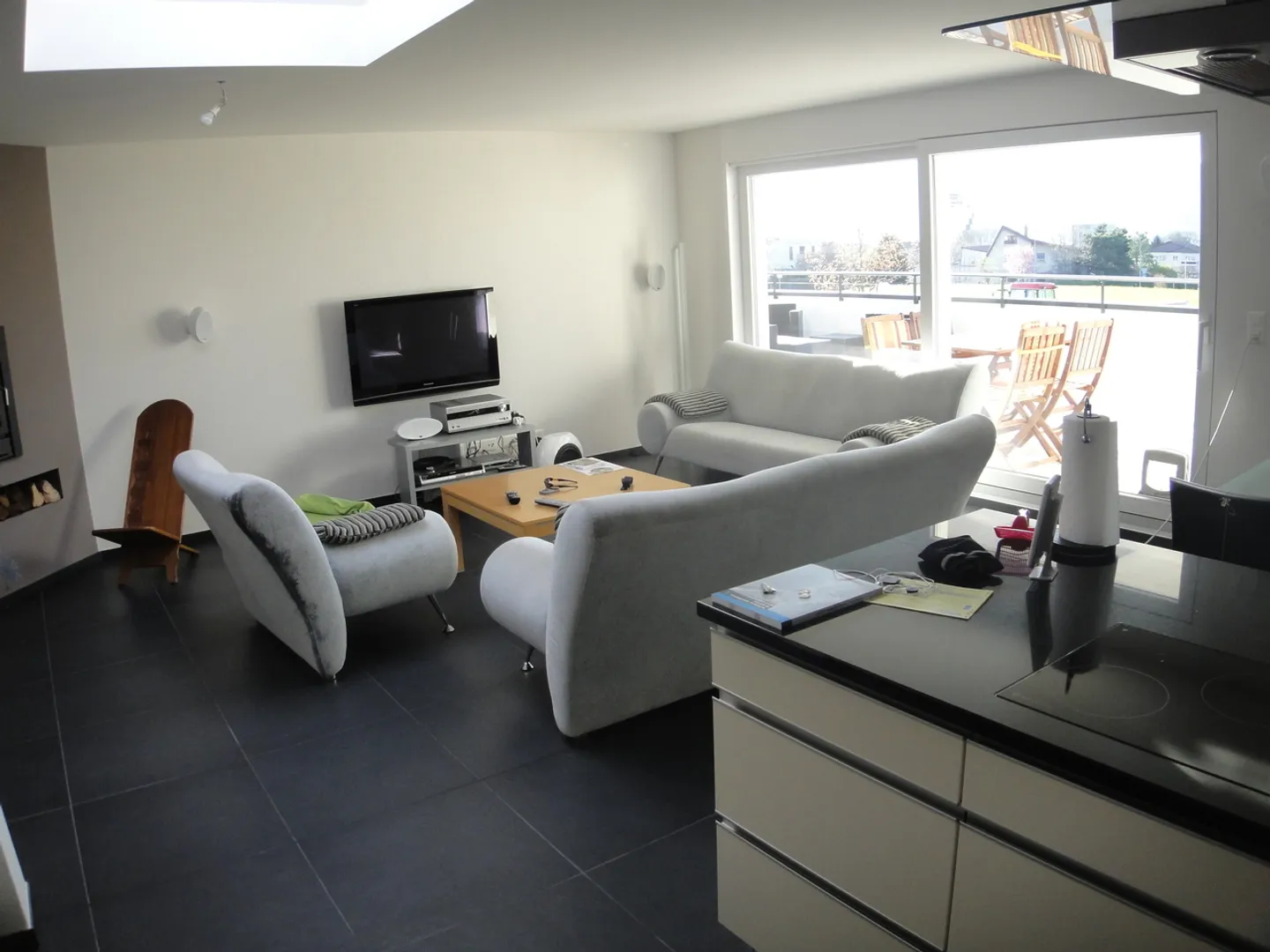 A louer superbe attique de 4.5 pcs
avec grande terrasse
dès le 1e mai  - Photo 1 sur 9