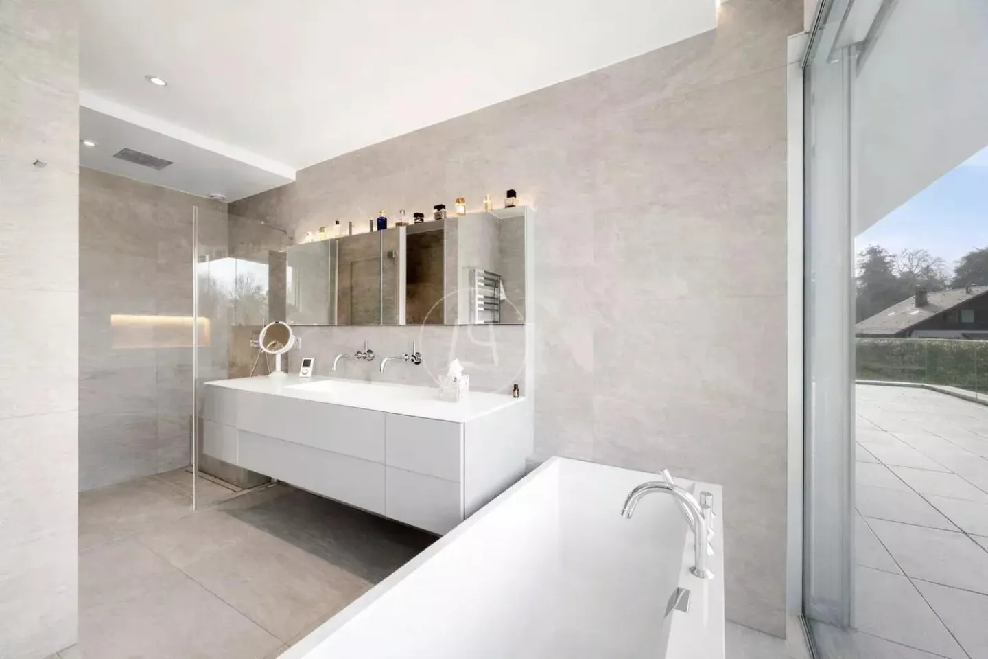 Außergewöhnliche moderne Villa in Chêne-Bougeries - Foto 7 von 13
