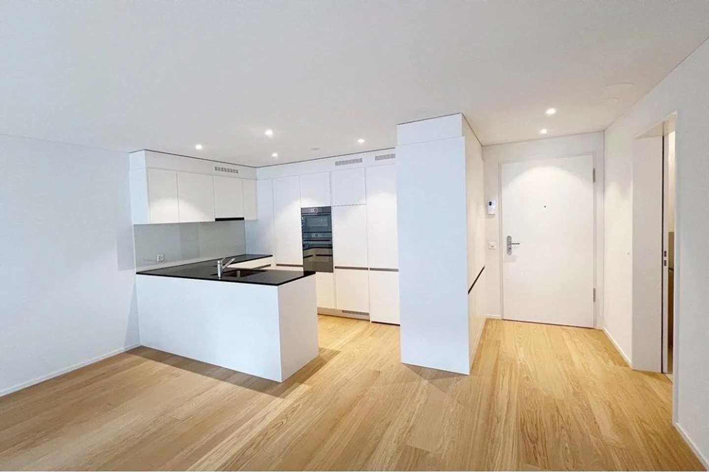 Appartement 2.5 pièces - Foto 1 von 9