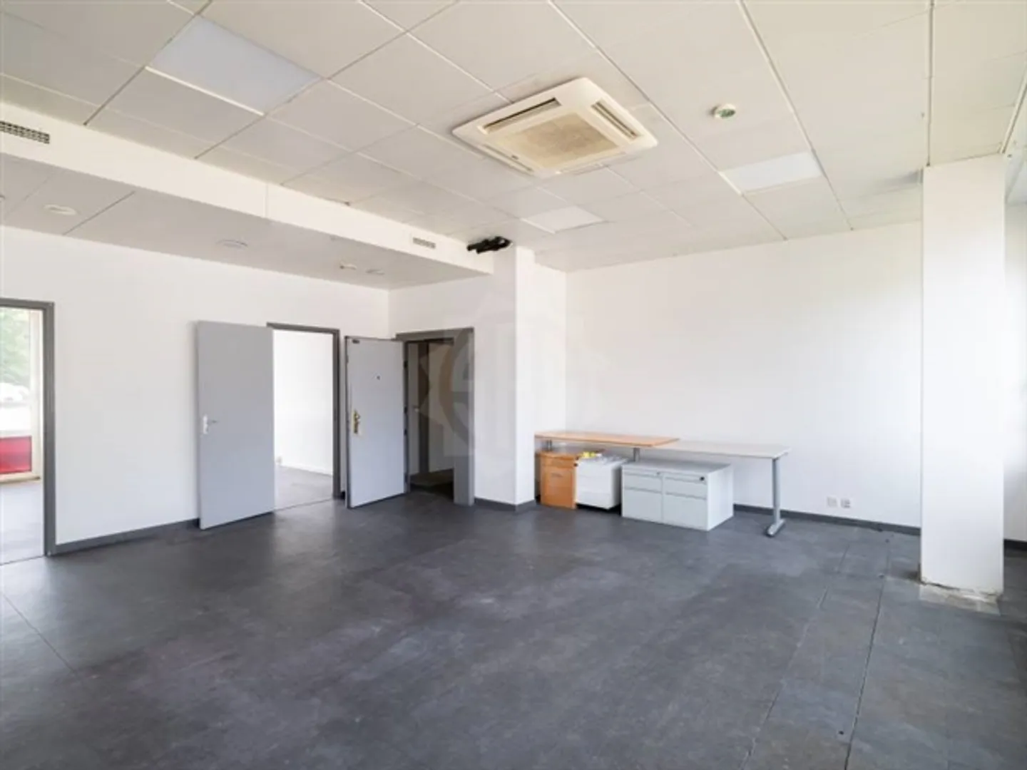 Bureaux ensoleillés - Meyrin - Photo 7 sur 8