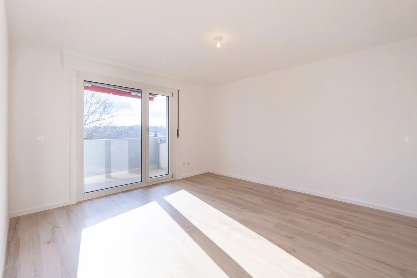 Appartamento con 3.5 stanze completamente ristrutturato - Romont - Foto 1 di 9