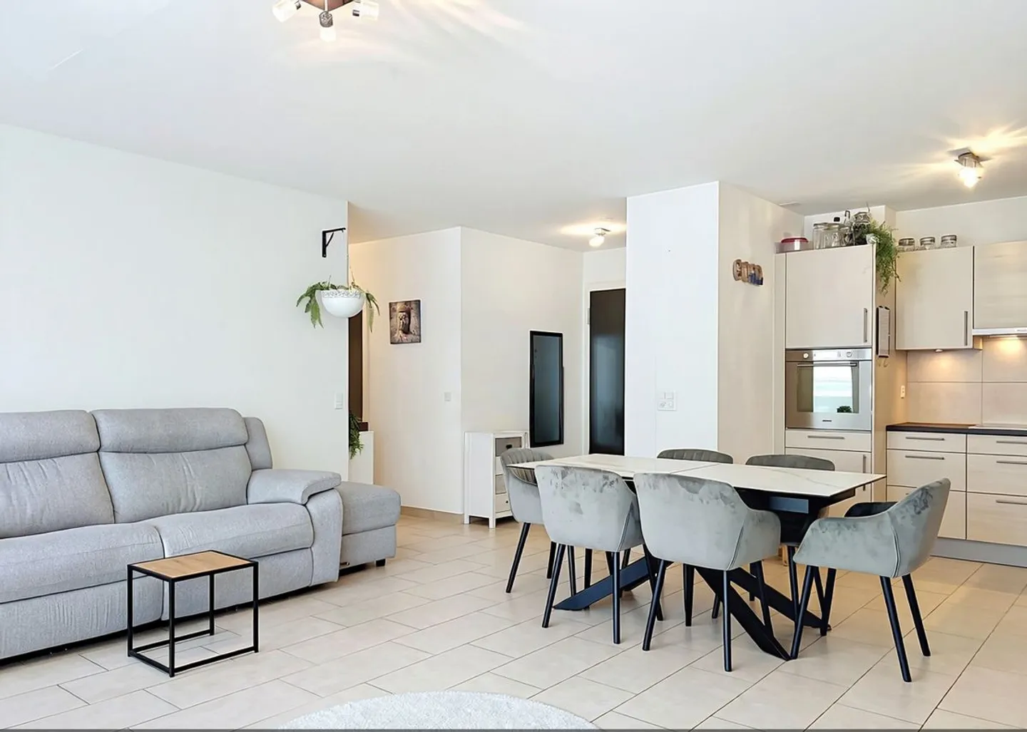 Modern Apartment in Morges - Photo 1 of 6