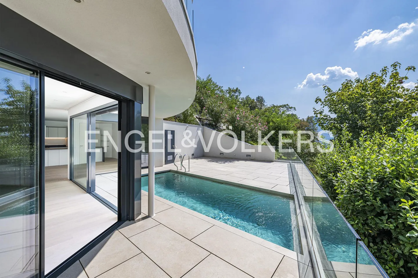 Sonnige Villa mit Pool und weitläufige Aussicht - Photo 12 of 13